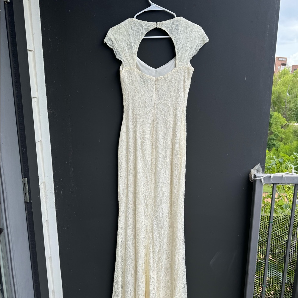 Ralph Lauren Evening ivory lace wedding gown - Picture 9 of 10